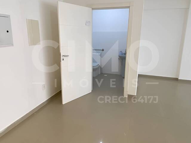 #1897 - Sala para Locação em Itapema - SC - 2